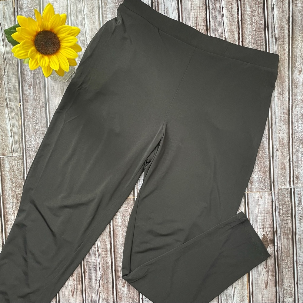 Roaman’s black pull on dress pants NWOT size 12